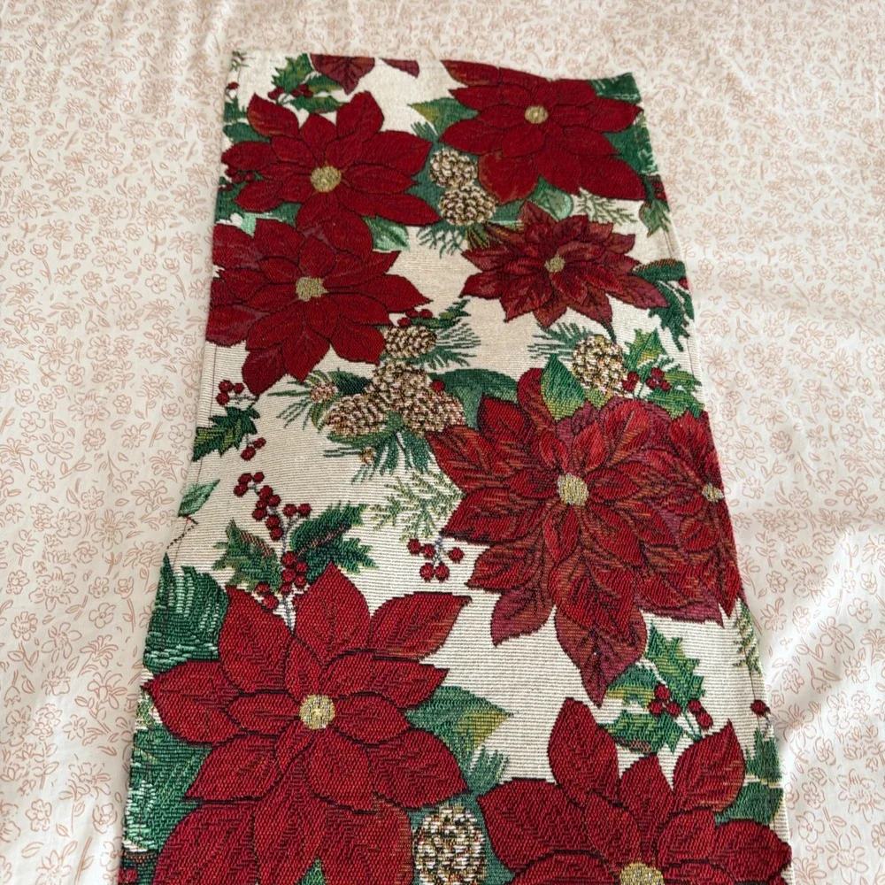 Vintage Christmas Poinsettia Tapestry Table Runner Red Green Gold 66x12.5